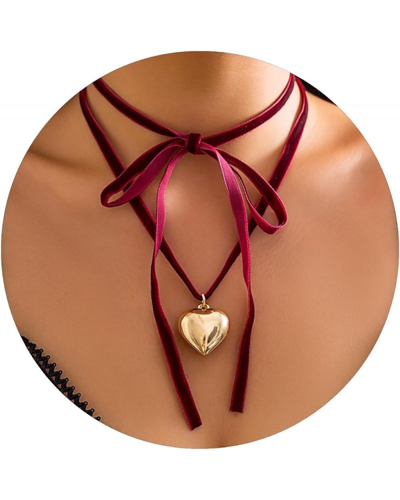 Velvet Choker Necklace for Women, Bow Heart Pendant Necklace, Aesthetic Accessories Heart Necklace, Fashion Jewelry for Girls...