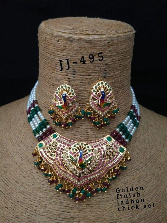 Haram Heart-shaped pendant Necklace