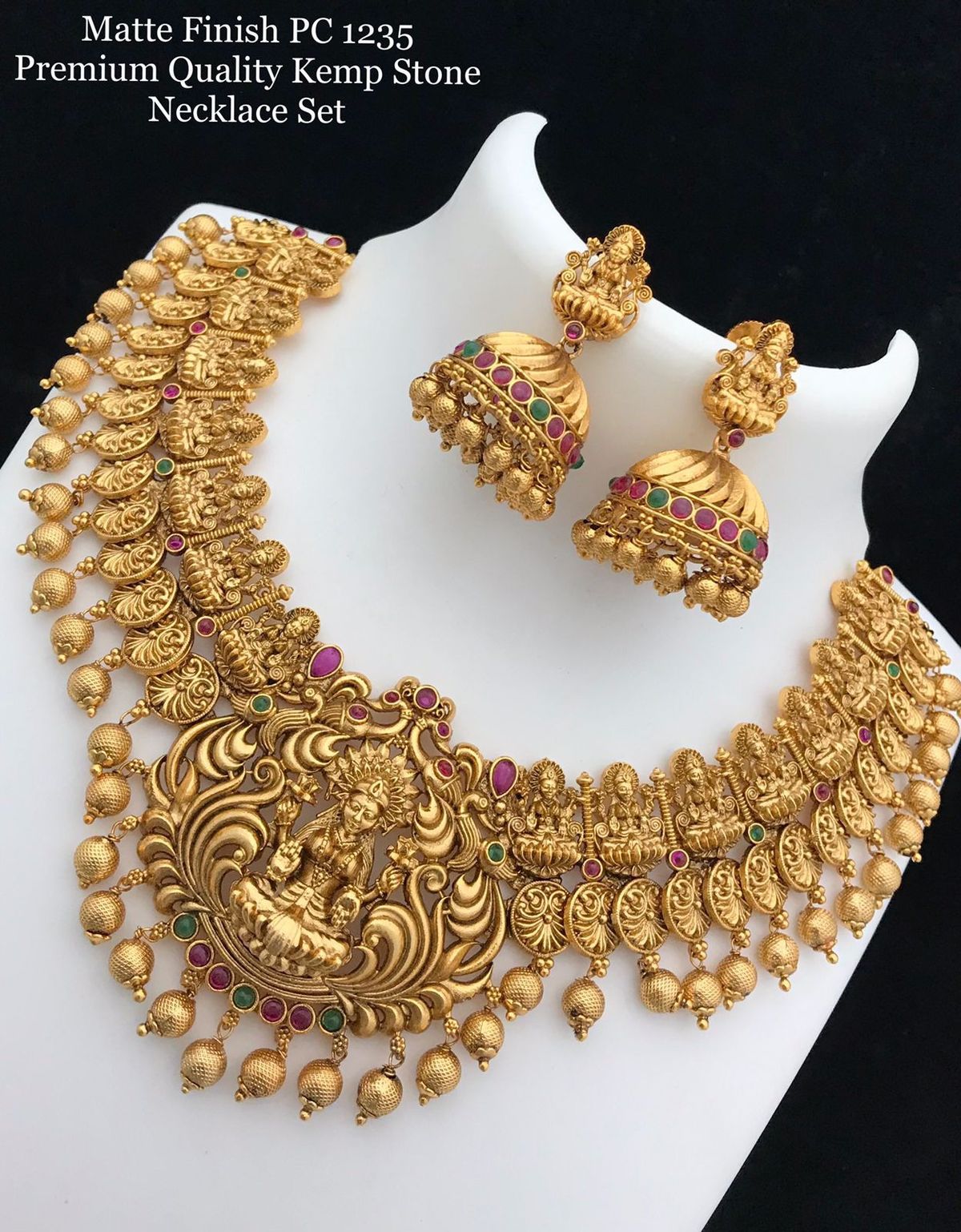 Elegant Gold Necklace and Earring Set