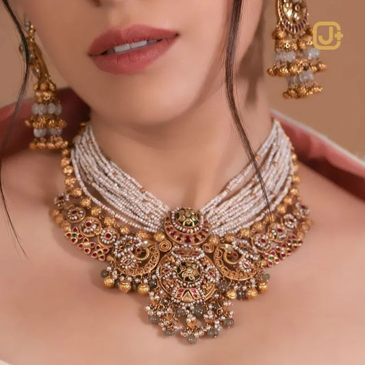 Haram Glow Vibe Twist Necklace